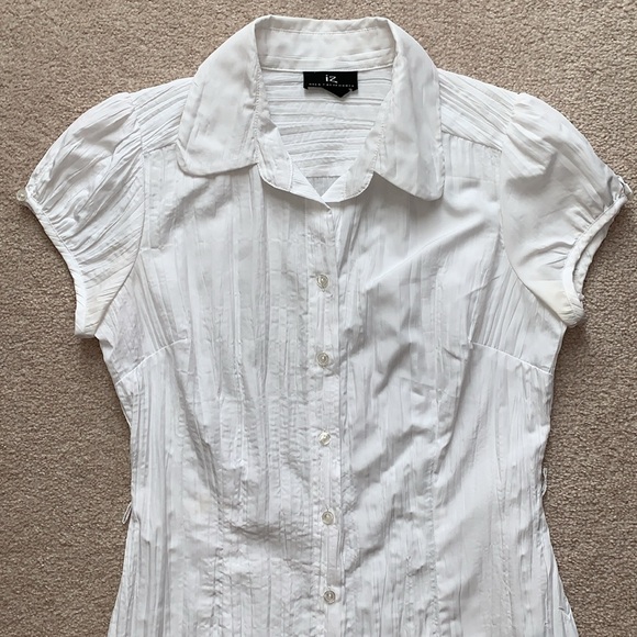 Vintage Ruffled Style Button Down Blouse - Picture 3 of 8